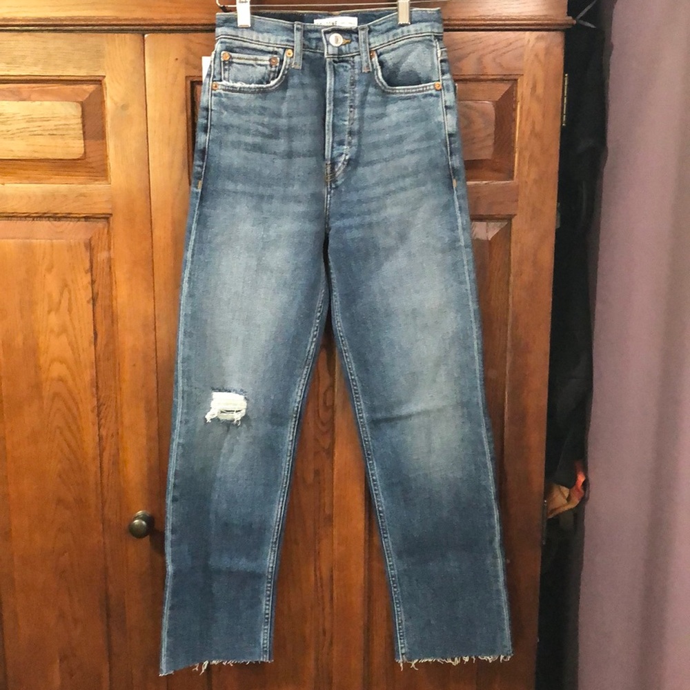 NWT re done ultra high rise stove pipe jeans 24